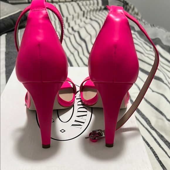 Brand New Steve Madden Women's Pink Heels - Picture 4 of 4